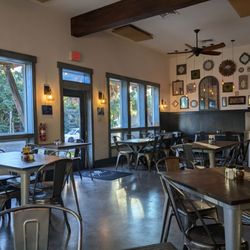 Arte Pizza - Inside seating