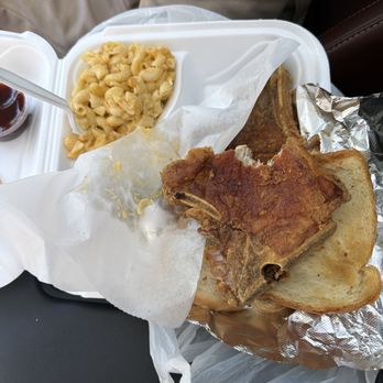 Matthews Real BBQ & Catering - Food Trucks Near Me - Crestview, Florida Matthews Real BBQ & Catering - Food Trucks Near Me - Crestview, Florida