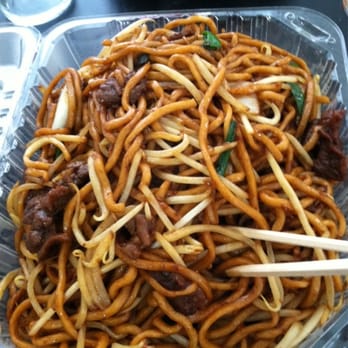 Dumpling Express - Beef chow mein-- it's different from 3 days ago which had thin noodles - Shanghainese Near Me - Berkeley, California