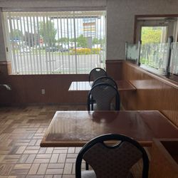 Gourmet Wok - Inside