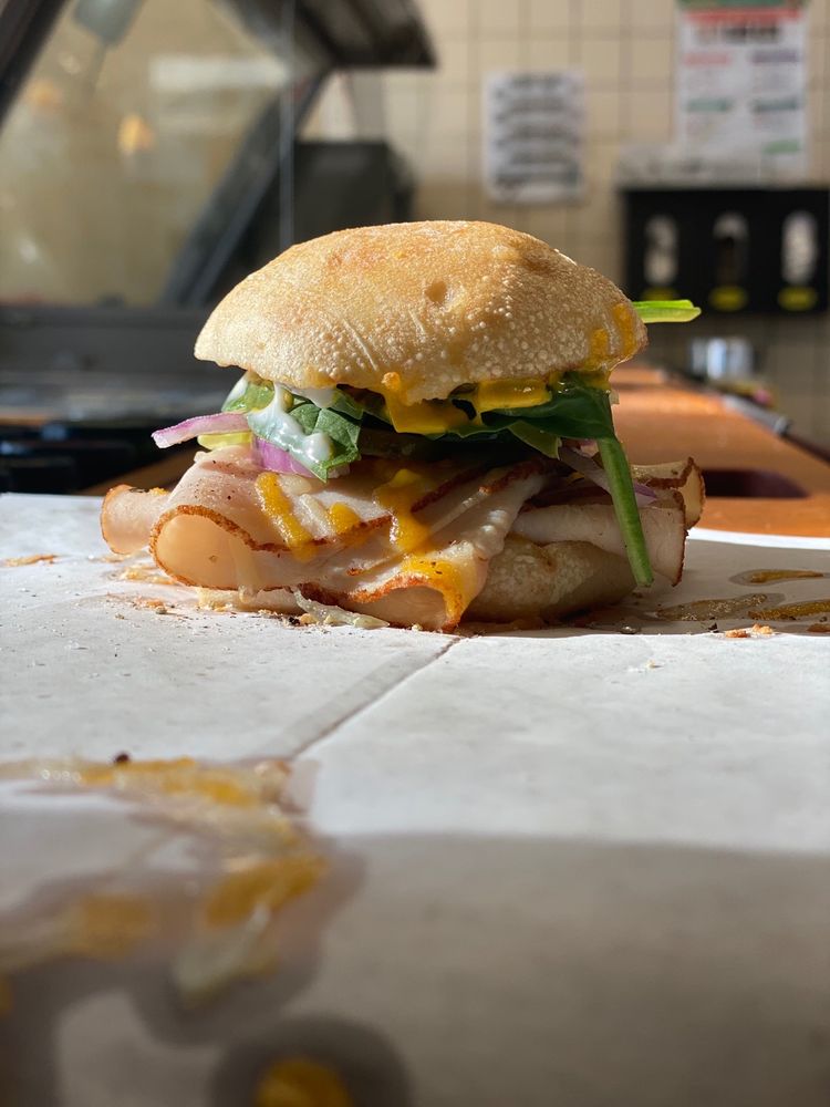 SUBWAY Updated September 2024 12 Photos & 77 Reviews 301 Sun