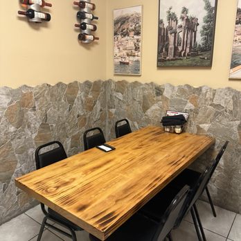 Franco’s Pizzeria  - Pizza Near Me - Hayes, Virginia