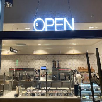 Teaspoon - The open sign that was on, but the doors were locked. - Bubble Tea Near Me - Las Vegas, Nevada Teaspoon - The open sign that was on, but the doors were locked. - Bubble Tea Near Me - Las Vegas, Nevada
