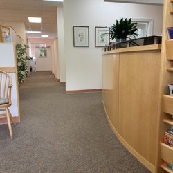 Hart & Welsh, DDS - Waiting area looking towards the dental hygienist stations