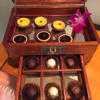香港港麗酒店 - Lovely treats courtesy of The Conrad. - Hotels Near Me - Hong Kong, HK