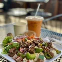 Bubbaloo Cafe - Shakin Beef + Thai Ice Tea