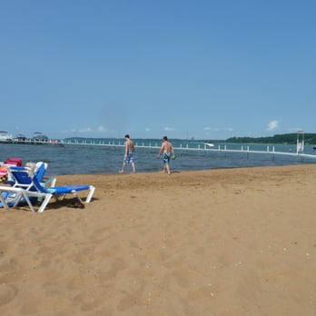 Sugar Beach Resort Hotel - East Bay Beachfront - Hotels Near Me - Traverse City, Michigan Sugar Beach Resort Hotel - East Bay Beachfront - Hotels Near Me - Traverse City, Michigan