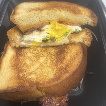 la Madeleine - Bacon Bon-Bon Brioche Sandwich - Breakfast & Brunch Near Me - Arlington, Texas
