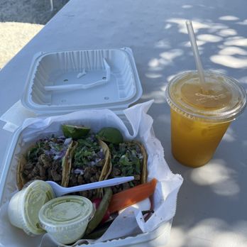 El Taco Oaxaco - 3 tacos $10. Look at the details, fresh grilled chilies, spicy salsa, lime and pickled carrots. - Mexican Near Me - Oakland, California
