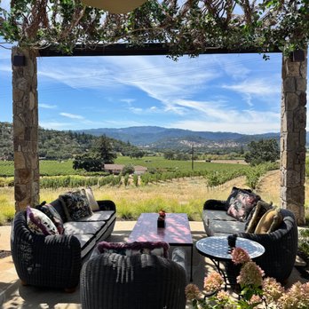 Lewis Cellars - outdoor seating - Wine Tasting Room Near Me - Napa, California Lewis Cellars - outdoor seating - Wine Tasting Room Near Me - Napa, California