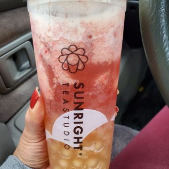 Sunright Tea Studio - Strawberry Jasmine Tea with honey boba - Bubble Tea Near Me - Federal Way, Washington
