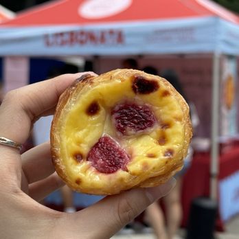 Smorgasburg - Lisbonata's Raspberry Pastel de Nata - Street Vendors Near Me - Brooklyn, New York