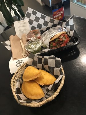 MAIZ colombian street food by null