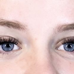 Vienna's Beauty Bar - Volume cat eye