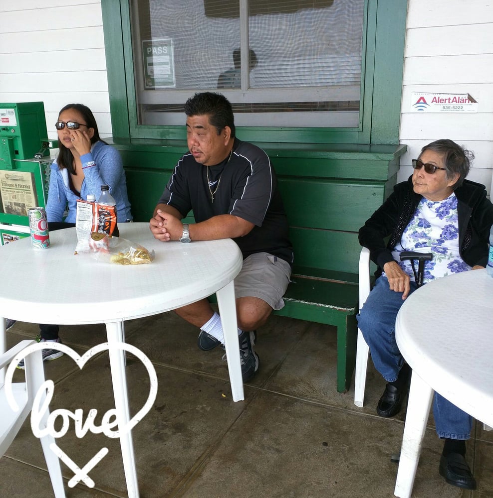 Earl's Paauilo Store