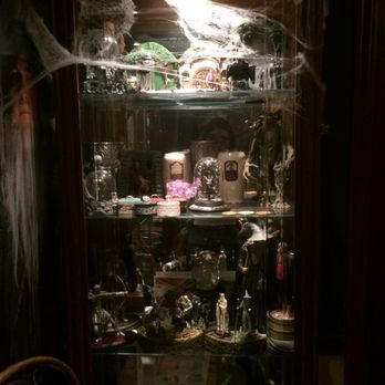 Hobbit Cafe - Decor - Burgers Near Me - Houston, Texas Hobbit Cafe - Decor - Burgers Near Me - Houston, Texas