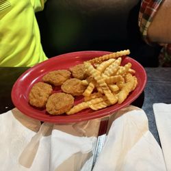 El Rodeo Grande - Nuggets and fries