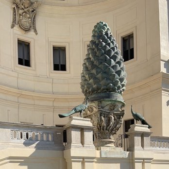 Musei Vaticani - Detail Exterior... to me, a  beautiful design, with a place to rest you eye - Museums Near Me - Rome, RM