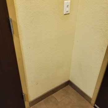 Hampton Inn & Suites Salinas - Dirty walls pic is not giving justice - Hotels Near Me - Salinas, California Hampton Inn & Suites Salinas - Dirty walls pic is not giving justice - Hotels Near Me - Salinas, California