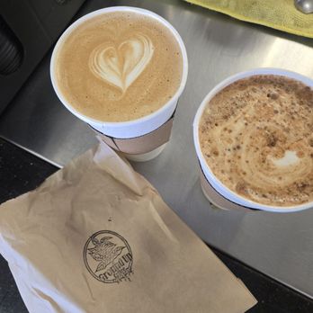 Ground Up Coffee - Hot Vanilla Cinnamon Latte and Hot Mocha Latte Turkey Chessse Crosssiant - Coffee & Tea Near Me - Montebello, California