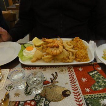 Graf Moltke - Tintenfisch und Shrimps - Greek Near Me - Nuremberg, BY Graf Moltke - Tintenfisch und Shrimps - Greek Near Me - Nuremberg, BY