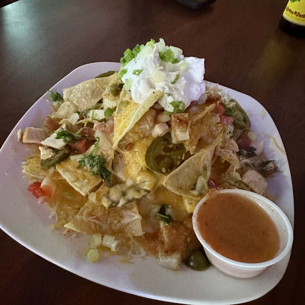 Jersey's Bar & Grill - Afternoon snack - nachos! - Dive Bars Near Me - Redondo Beach, California