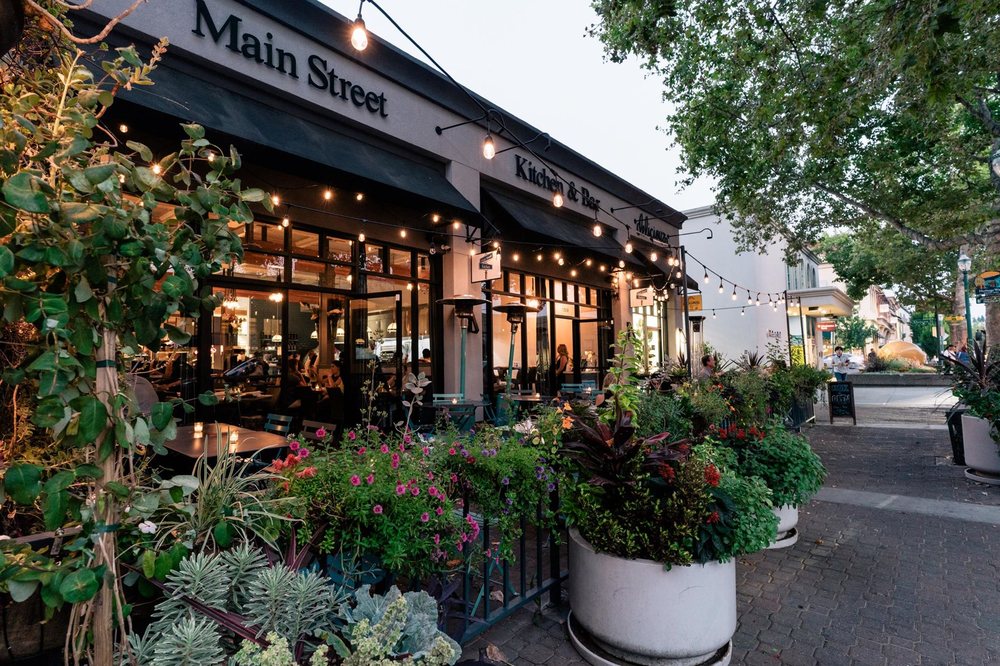 Social spots from Main Street Kitchen & Bar