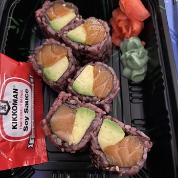 Buntopia - Salmon Avocado Roll - Asian Fusion Near Me - Brooklyn, New York