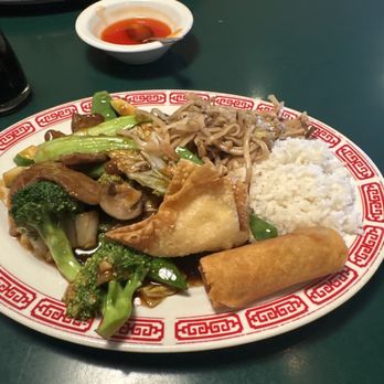 Golden Wok Chinese Restaurant - Beef and vegetables lunch menu Beef with Vegetables - Chinese Near Me - Phoenix, Arizona
