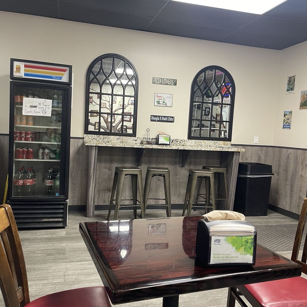 Gianna's Pizza Center - Pizza Near Me - Plantation, Florida