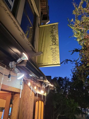 Sweet Basil Thai by null