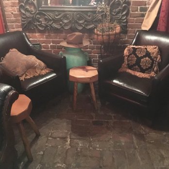 Twisted Fork Grill and Bar - Decor - American Near Me - Omaha, Nebraska