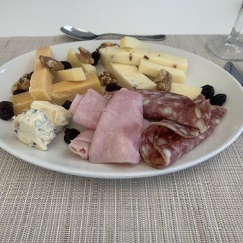 Sonesta Ocean Point - Breakfast meat and cheese plate - Hotels Near Me - Maho Beach, West Virginia
