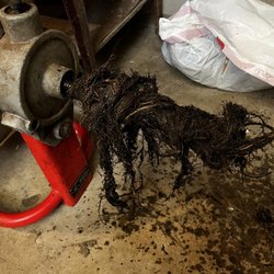 Drain Works - We specialize in cleaning out any and all gunk out of your main line.