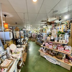 Hula Hut - Inside - lots of souvenirs and local trinkets