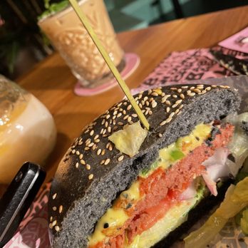 Vegan Junk Food Bar - Royal Smash Burger - Vegan Near Me - Barcelona, B Vegan Junk Food Bar - Royal Smash Burger - Vegan Near Me - Barcelona, B