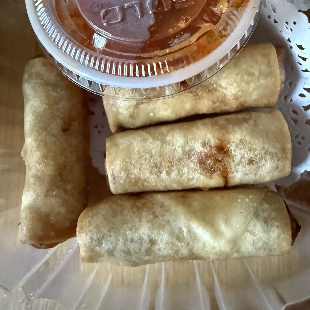 Prem Thai Restaurant and Noodle Bar - Crispy Vegetable Spring Rolls (Vegetarian) (4 Pieces) - Thai Near Me - Brooklyn, New York Prem Thai Restaurant and Noodle Bar - Crispy Vegetable Spring Rolls (Vegetarian) (4 Pieces) - Thai Near Me - Brooklyn, New York