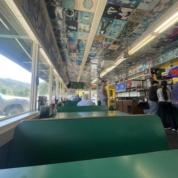 Happy Burger Diner - Inside - Diners Near Me - Mariposa, California Happy Burger Diner - Inside - Diners Near Me - Mariposa, California