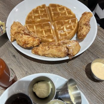 Sweet Cafe - Waffles and chicken tenders - Breakfast & Brunch Near Me - Chicago, Illinois