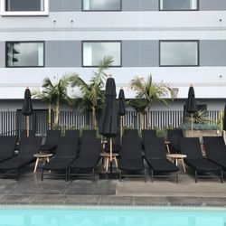 Skyline Pool at the Everly - Pool lawn chairs