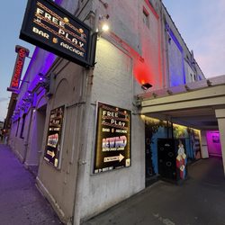 Free Play Bar Arcade - Corner shot.