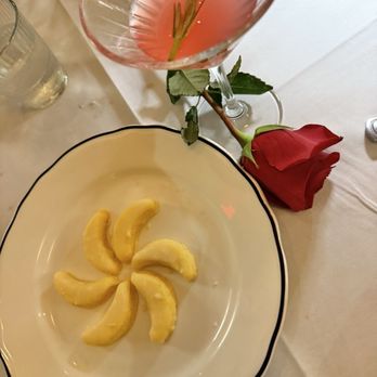 Maggiano's - Vera's Lemon Cookies - Italian Near Me - Overland Park, Kansas Maggiano's - Vera's Lemon Cookies - Italian Near Me - Overland Park, Kansas