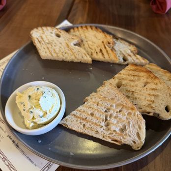 Fiora Pizzeria - Pizza Near Me - Redlands, California