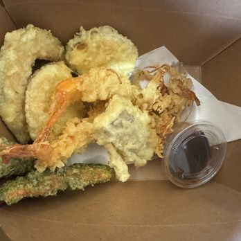 Tempura Man - Chef's Choice Box with side order of Nori Dusted Chikua (fish cake) - Japanese Near Me - Honolulu, Hawaii
