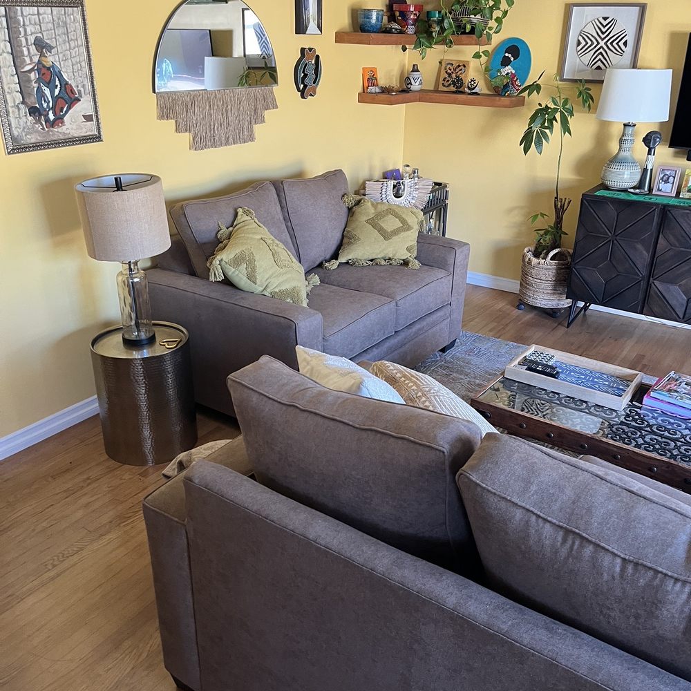 The matching loveseat. So comfortable! The matching loveseat. So comfortable!