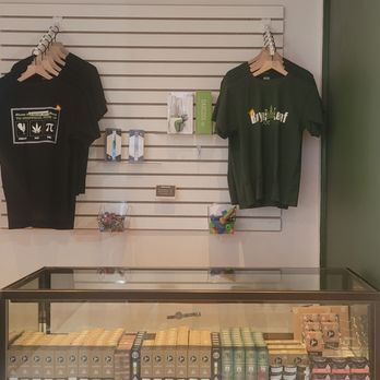 Royal Leaf Apothecary - Cannabis Dispensaries Near Me - Presque Isle, Maine Royal Leaf Apothecary - Cannabis Dispensaries Near Me - Presque Isle, Maine