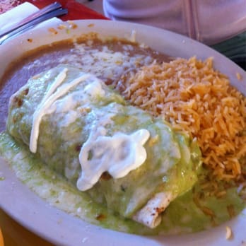 Salsa & Beer - Chicken burrito - Mexican Near Me - Van Nuys, California Salsa & Beer - Chicken burrito - Mexican Near Me - Van Nuys, California