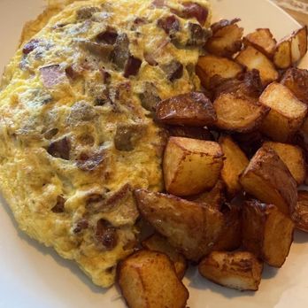Early Bird - Meat lovers omelette!! They stuffed it! - Breakfast & Brunch Near Me - Pinellas Park, Florida