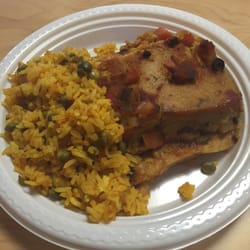 Natural Life Vegetarian Cafe - Arroz con gandules... Pastelon de vegetales