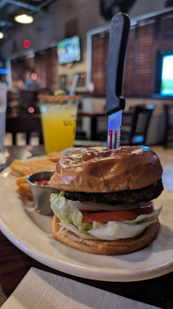 THE SAND TRAP SPORTS BAR & GRILL Updated July 2024 119 Photos & 273